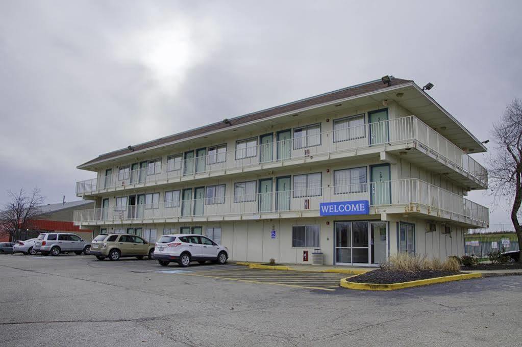 Super 8 By Wyndham Florence Εξωτερικό φωτογραφία