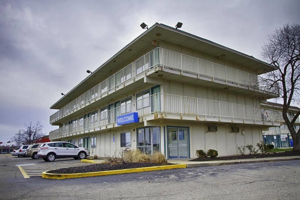Super 8 By Wyndham Florence Εξωτερικό φωτογραφία
