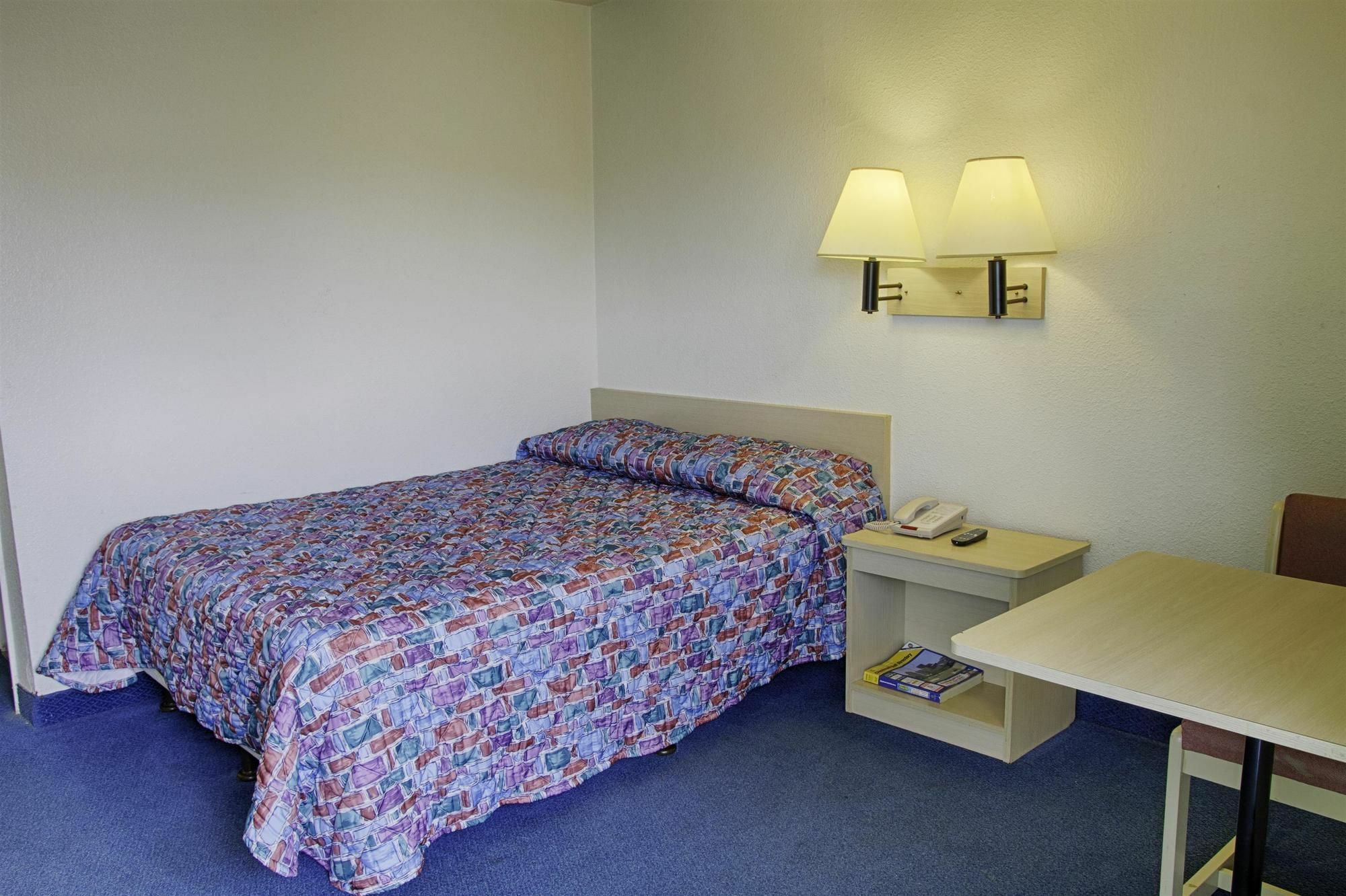 Super 8 By Wyndham Florence Εξωτερικό φωτογραφία